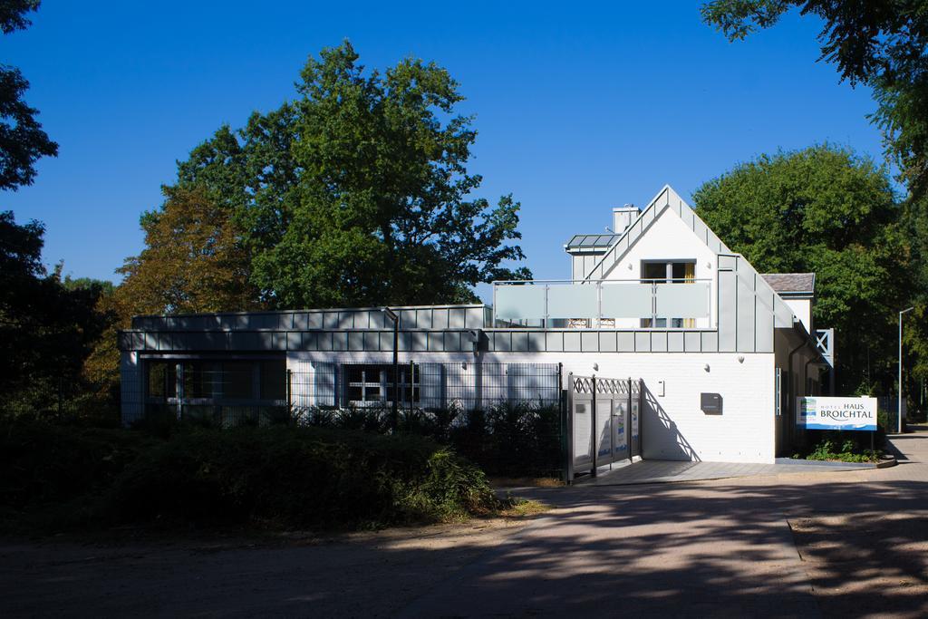 Hotel Haus Broichtal Alsdorf Exterior photo